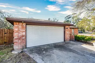 7102 Foxwood Forest Ct, Humble, TX 77338 - Photo 2