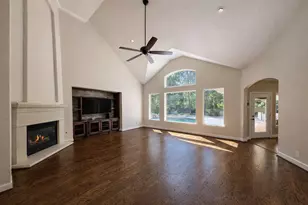 7 Birchwood Park Pl, The Woodlands, TX 77382 - Photo 2