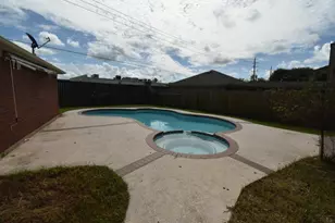 9007 Woodleigh Dr, Houston, TX 77083 - Photo 16