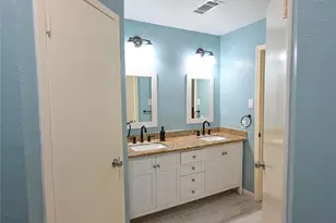 2206 Barrington Pl Dr, Sugar Land, TX 77478 - Photo 16