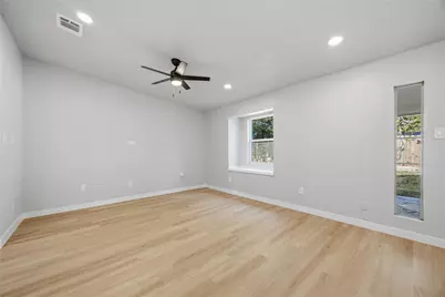 12006 Ashcroft Drive, Houston, TX 77035 - Photo 10