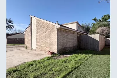 207 Banyan Street, Lake Jackson, TX 77566 - Photo 4