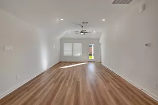 10337 Navarro Path, Montgomery, TX 77316 - Photo 8