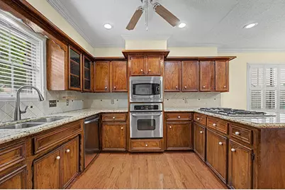 2610 Shadowdale Drive, Houston, TX 77043 - Photo 16