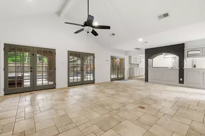 5 Thornhedge Court, The Woodlands, TX 77381 - Photo 18