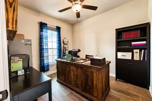 319 Yorktown Ave, Clute, TX 77531 - Photo 6