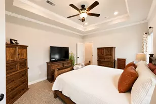 319 Yorktown Ave, Clute, TX 77531 - Photo 16