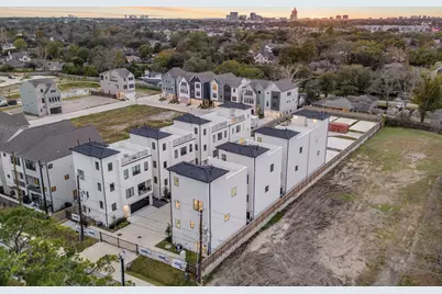 8707 Ojeman Villas Drive, Houston, TX 77055 - Photo 46