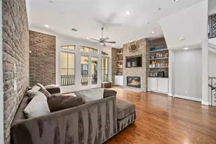 328 Bomar St, Houston, TX 77006 - Photo 10