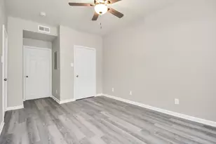 2222 Maroneal St, Houston, TX 77030 - Photo 8