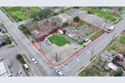 2401 Jensen Drive, Houston, TX 77026 - Photo 10