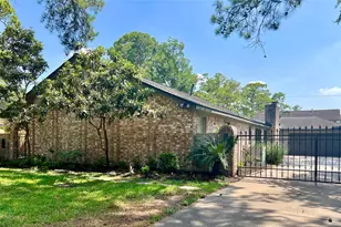 10719 Creektree Dr, Houston, TX 77070 - Photo 2