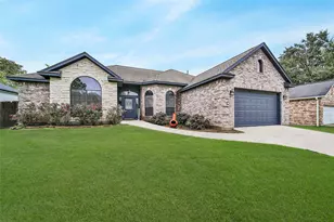 12802 Point Aquarius Blvd, Willis, TX 77318 - Photo 2