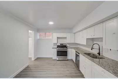 417 Brook Hollow Drive, Conroe, TX 77385 - Photo 10