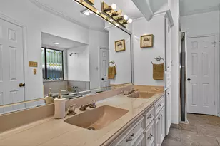 14819 Alderwick Dr, Sugar Land, TX 77498 - Photo 18