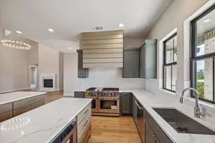 10362 Hunter Creek Ln, Conroe, TX 77304 - Photo 12