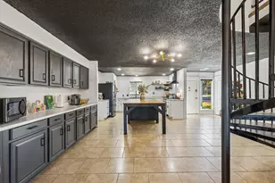 1202 Greenbriar Dr, Huntsville, TX 77340 - Photo 10