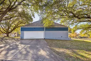 1202 Greenbriar Dr, Huntsville, TX 77340 - Photo 4