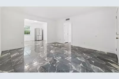7900 Westheimer Road #121, Houston, TX 77063 - Photo 10