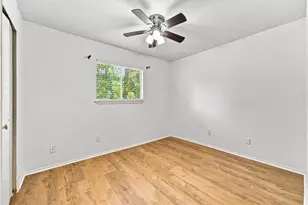44 S Waxberry Rd, The Woodlands, TX 77381 - Photo 24