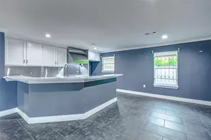 310 Plum St, La Marque, TX 77568 - Photo 2