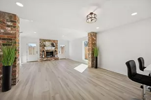 1615 Turtle Creek Dr, Missouri City, TX 77459 - Photo 2