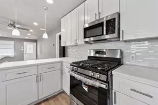 1420 E 34th St, Houston, TX 77022 - Photo 6