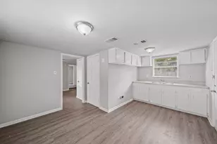 1706 California St, Baytown, TX 77520 - Photo 2