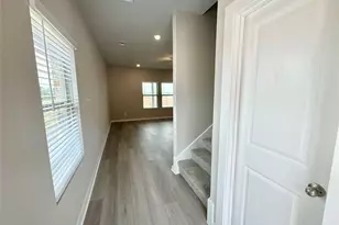 12198 Ridge Top Dr, Conroe, TX 77304 - Photo 4