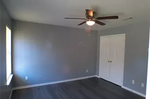 10133 Teneha Dr, Houston, TX 77033 - Photo 14