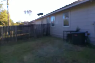 10133 Teneha Dr, Houston, TX 77033 - Photo 16