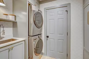 1067 W 42nd St, Houston, TX 77018 - Photo 16