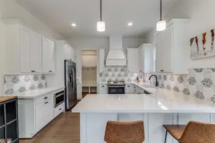 3504 Huntsford Dr, Houston, TX 77008 - Photo 2