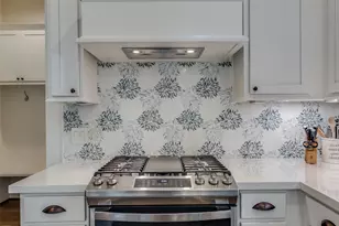 3504 Huntsford Dr, Houston, TX 77008 - Photo 10