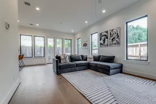 3504 Huntsford Dr, Houston, TX 77008 - Photo 6