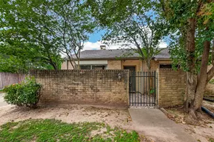 9118 Wilcrest Dr, Houston, TX 77099 - Photo 2