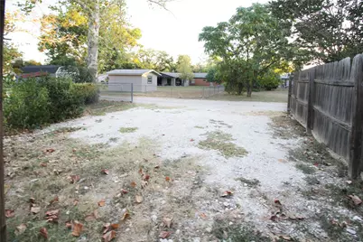 327 W Mulberry Street, Fredericksburg, TX 78624 - Photo 22