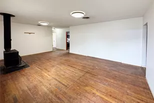 327 W Mulberry St, Fredericksburg, TX 78624 - Photo 2