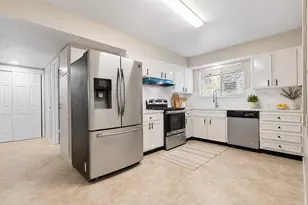 16584 Buccaneer Ln, Houston, TX 77062 - Photo 10