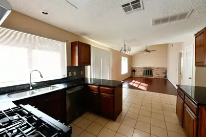 4530 Texas Trail Trail, Sugar Land, TX 77479 - Photo 6