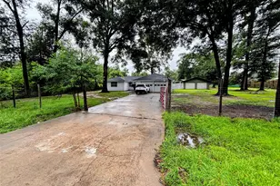 214 Mills Dr, Livingston, TX 77351 - Photo 1