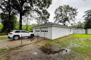 214 Mills Dr, Livingston, TX 77351 - Photo 4
