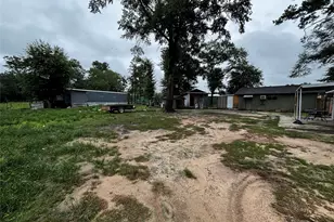 214 Mills Dr, Livingston, TX 77351 - Photo 28