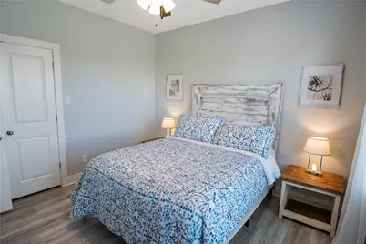 985 B Gulf Road, Crystal Beach, TX 77650 - Photo 18