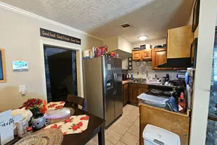 2032 Delaware St, Beaumont, TX 77703 - Photo 6