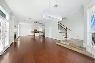 2111 Beall St, Houston, TX 77008 - Photo 8