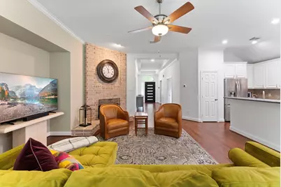 23 S Manorcliff Place, The Woodlands, TX 77382 - Photo 12