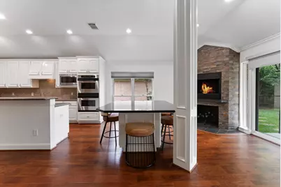 23 S Manorcliff Place, The Woodlands, TX 77382 - Photo 22