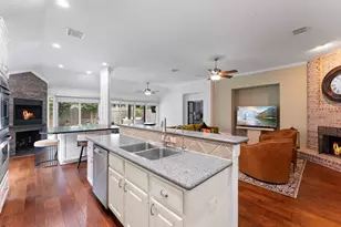 23 S Manorcliff Pl, The Woodlands, TX 77382 - Photo 16