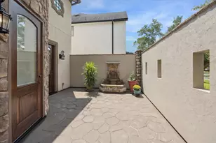 422 Faust Ln, Houston, TX 77024 - Photo 4